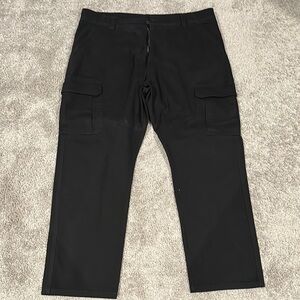 Black Cargo Pants with Relaxed Fit and Sturdy Fabric